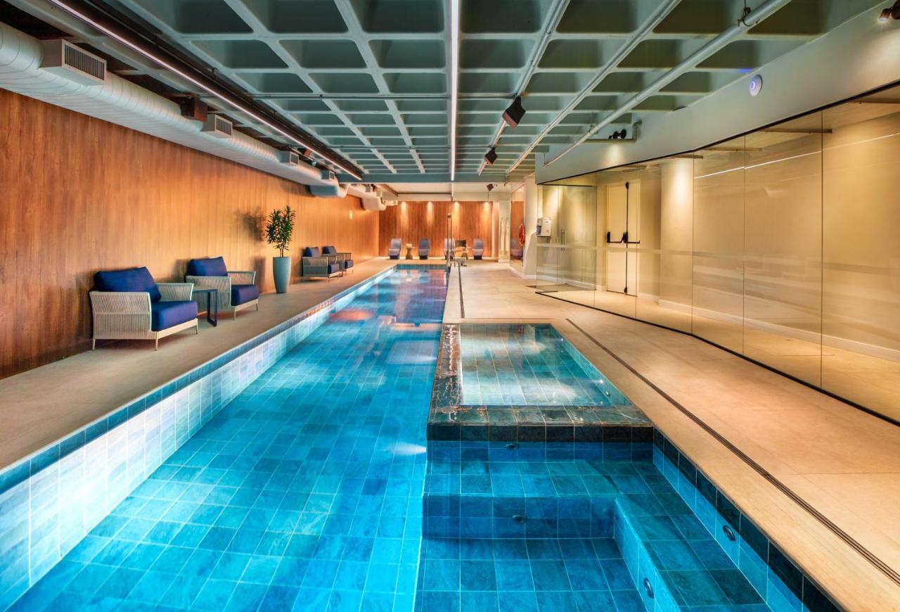 Melia Paulista Otel Sao Paulo Dış mekan fotoğraf The swimming pool at the hotel