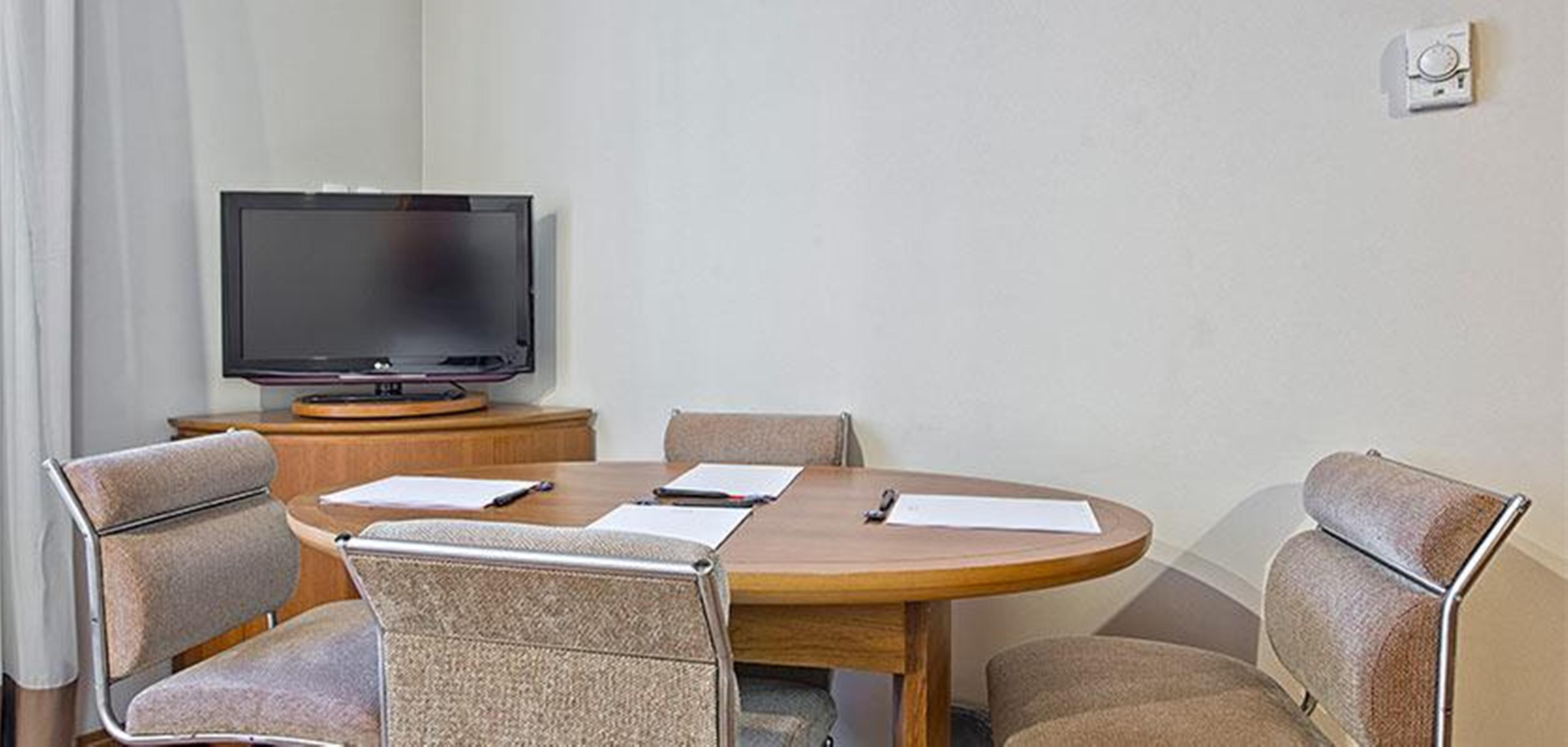 Melia Paulista Otel Sao Paulo Dış mekan fotoğraf A typical meeting room at the University of Cambridge