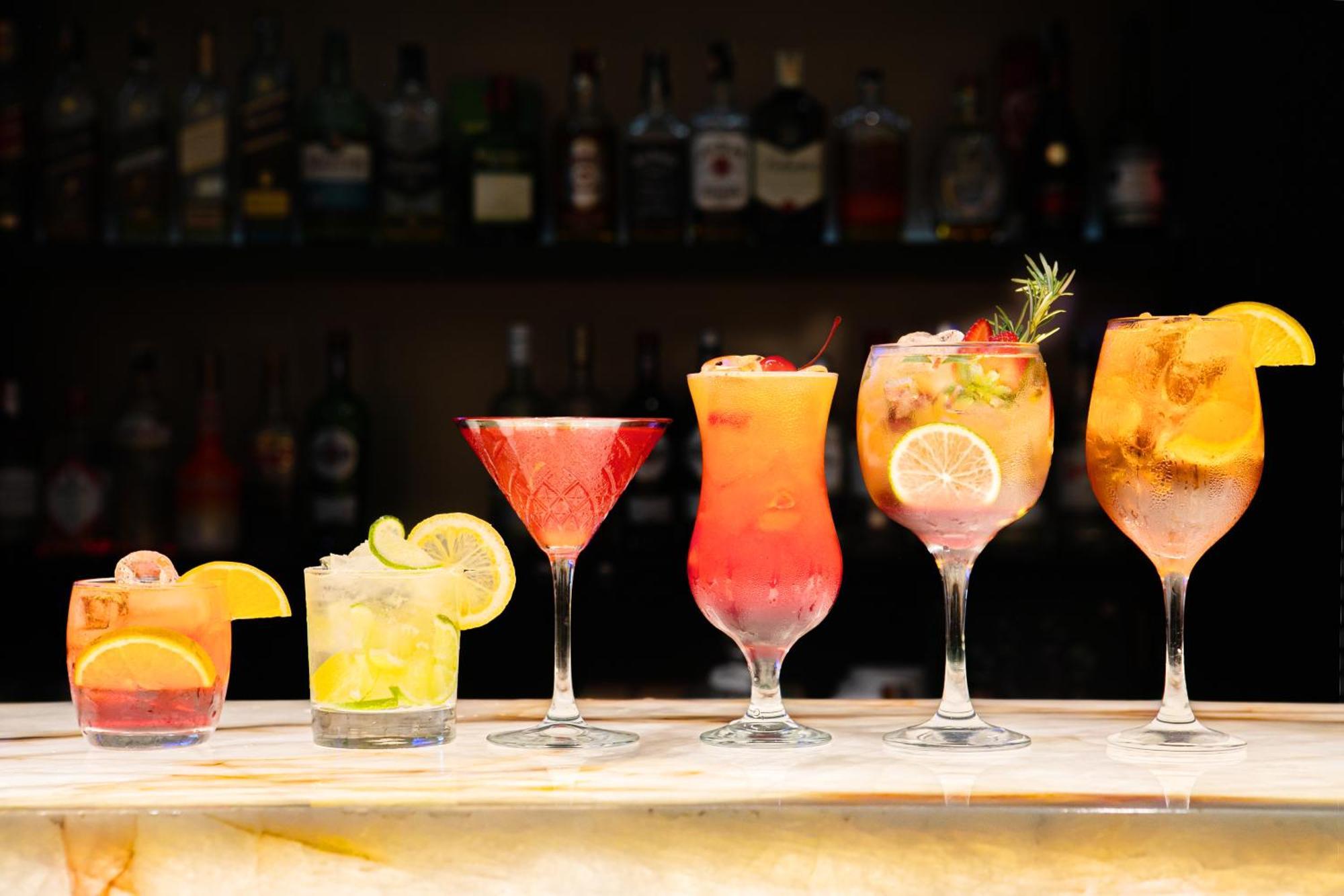 Melia Paulista Otel Sao Paulo Dış mekan fotoğraf A selection of cocktails